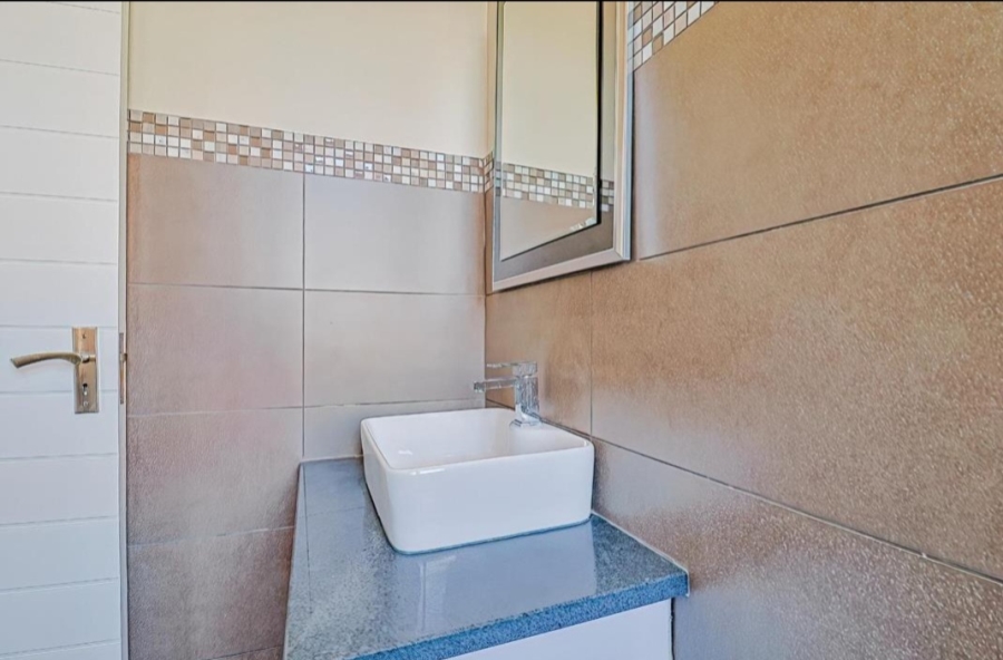 3 Bedroom Property for Sale in Ifafi North West